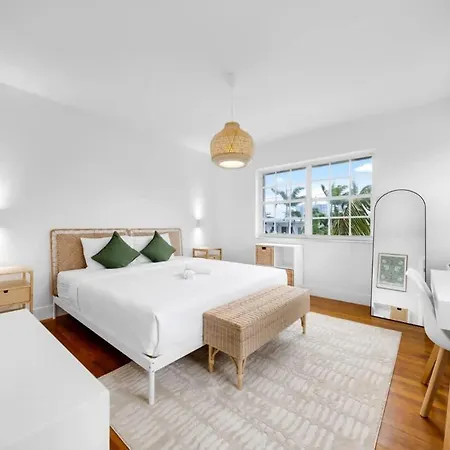 Spacious 1 Bd Apartment By The Beach